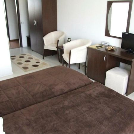 Plaisir Hotell Ploieşti Exteriör bild