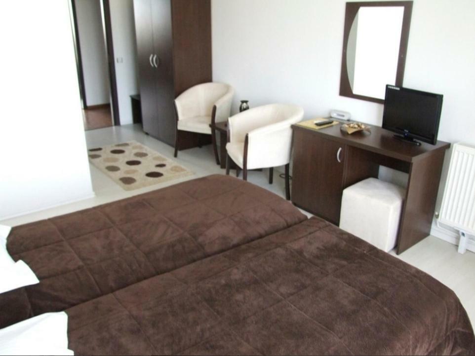 Plaisir Hotell Ploieşti Exteriör bild