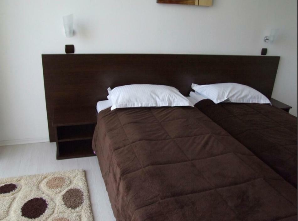 Plaisir Hotell Ploieşti Exteriör bild