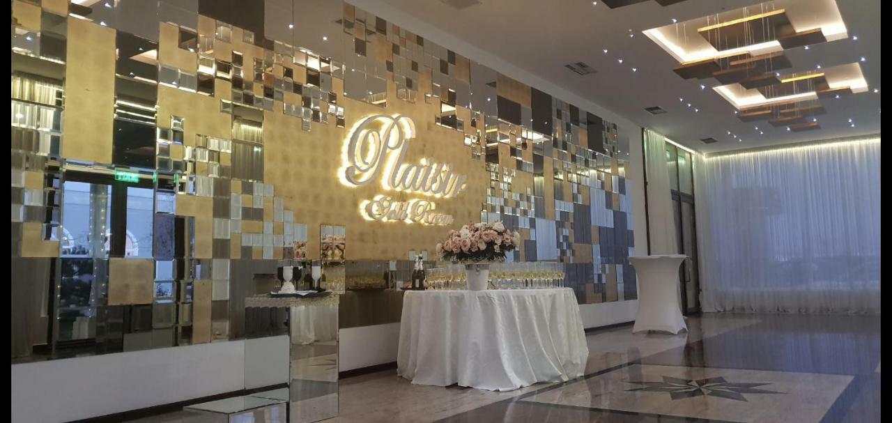 Plaisir Hotell Ploieşti Exteriör bild