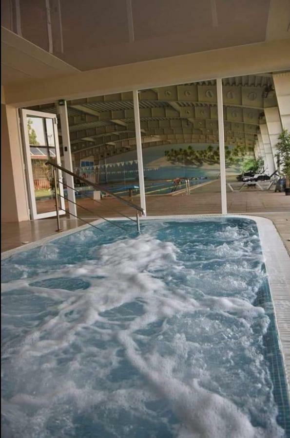 Plaisir Hotell Ploieşti Exteriör bild